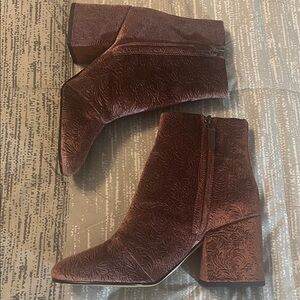 Sam Edelman Mauve Velvet Taye Booties
